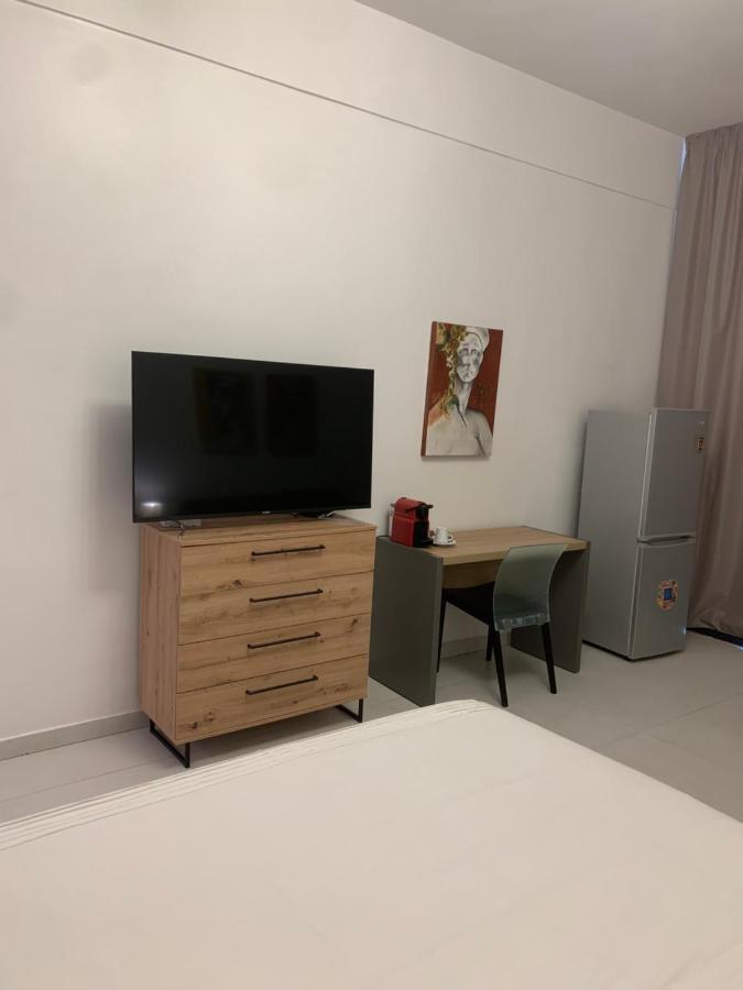 CHEZ RIMA // Studio très chaleureux F1 // Très bien situé Apartamento Dakar Exterior foto